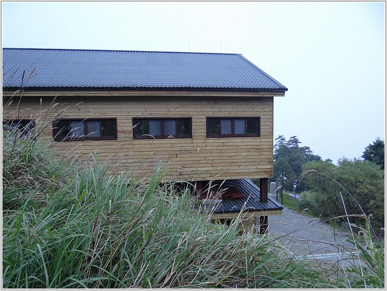 2014-09-28 17-10-38天池山莊到了.JPG